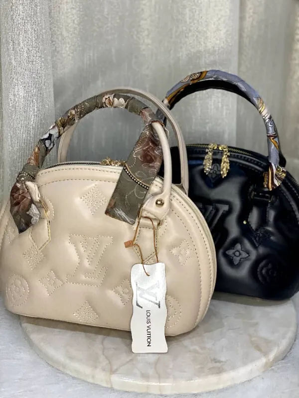 کیف چرمی کرم 20047